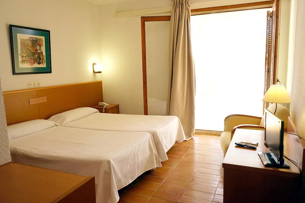 Hotel VM Torredembarra Exterior foto